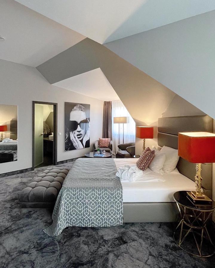 Hotel Du Nord, Hamburg-Volksdorf ภายนอก รูปภาพ